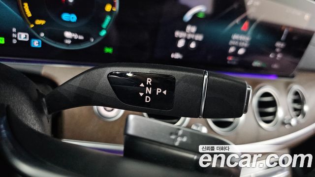 Mercedes-Benz E-Class E300e 4MATIC Exclusive