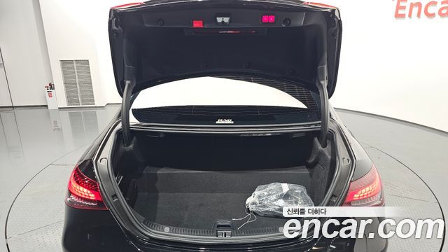 Mercedes-Benz E-Class E300e 4MATIC Exclusive