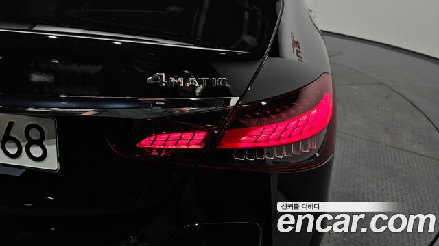 Mercedes-Benz E-Class E300e 4MATIC Exclusive