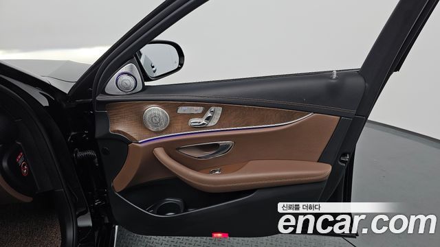 Mercedes-Benz E-Class E300e 4MATIC Exclusive