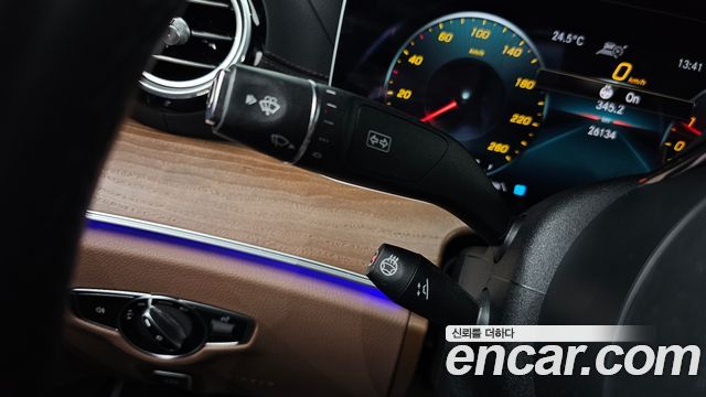 Mercedes-Benz E-Class E300e 4MATIC Exclusive