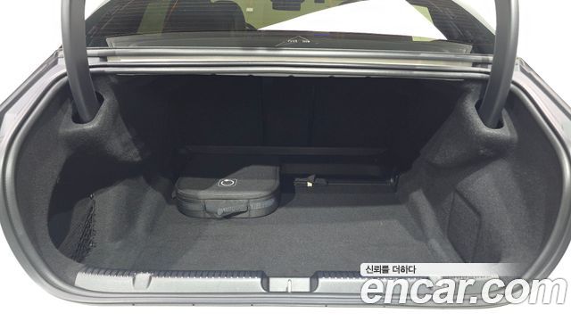Mercedes-Benz EQE EQE350+