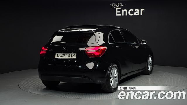 Mercedes-Benz A-Class A200