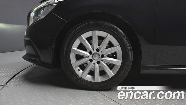 Mercedes-Benz A-Class A200