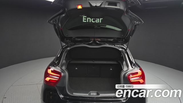 Mercedes-Benz A-Class A200