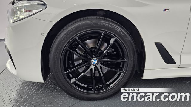 BMW 5-Series 520d M Sport Package Plus
