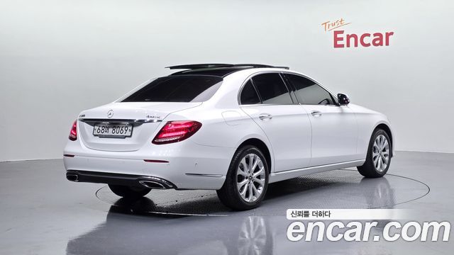 Mercedes-Benz E-Class E300 4MATIC Exclusive