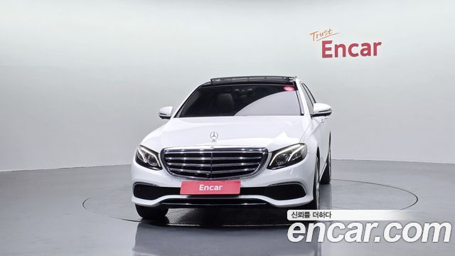Mercedes-Benz E-Class E300 4MATIC Exclusive