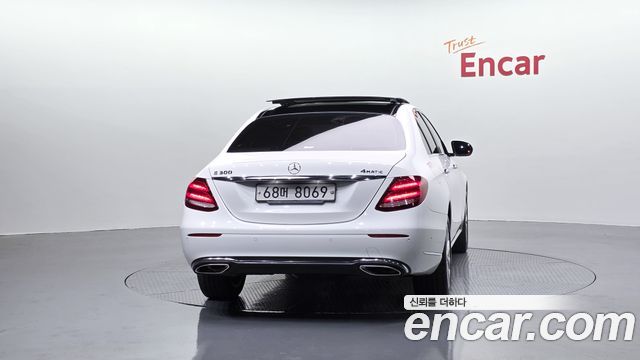 Mercedes-Benz E-Class E300 4MATIC Exclusive