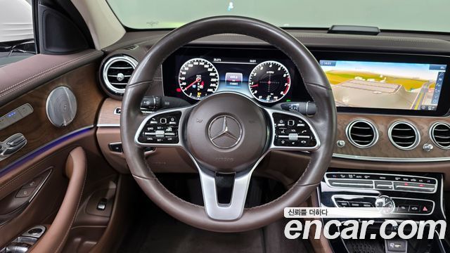 Mercedes-Benz E-Class E300 4MATIC Exclusive