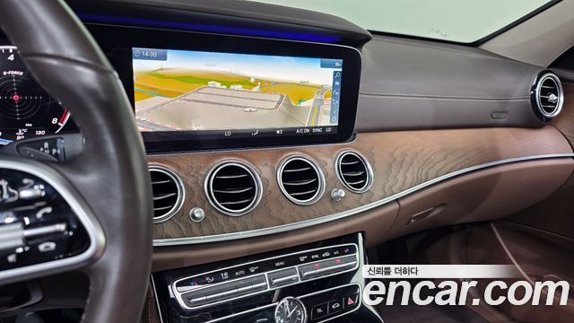 Mercedes-Benz E-Class E300 4MATIC Exclusive