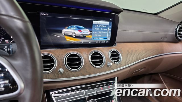 Mercedes-Benz E-Class E300 4MATIC Exclusive