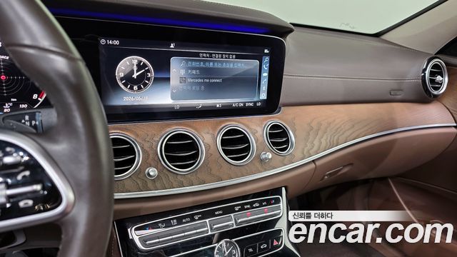 Mercedes-Benz E-Class E300 4MATIC Exclusive