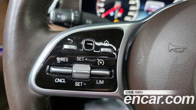Mercedes-Benz E-Class E300 4MATIC Exclusive