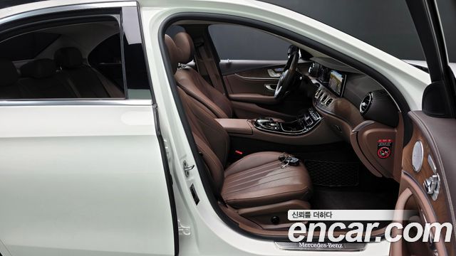 Mercedes-Benz E-Class E300 4MATIC Exclusive