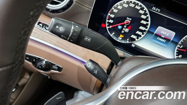Mercedes-Benz E-Class E300 4MATIC Exclusive