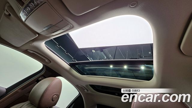 Mercedes-Benz E-Class E300 4MATIC Exclusive