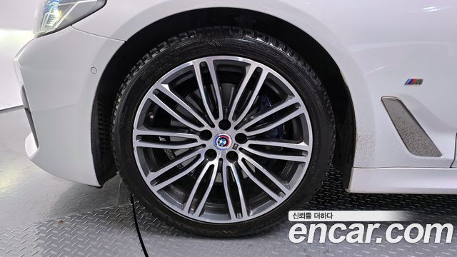 BMW 5-Series 530i M Sport Package Plus