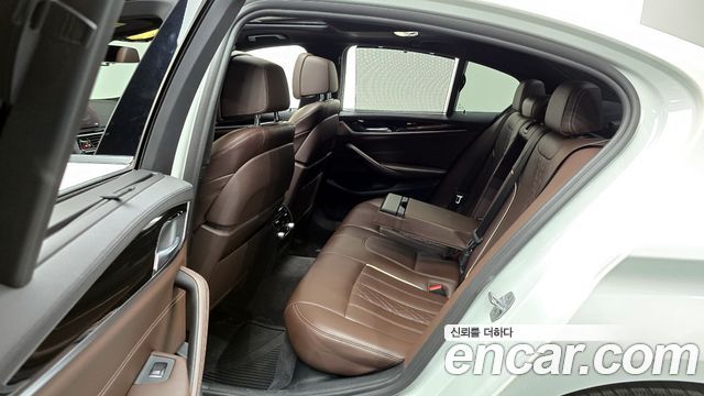 BMW 5-Series 530i M Sport Package Plus