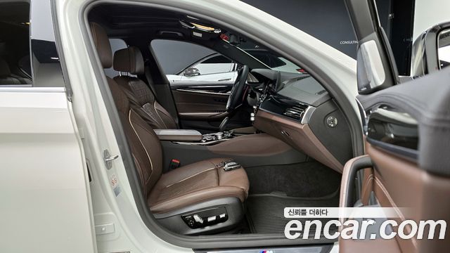 BMW 5-Series 530i M Sport Package Plus