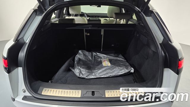 Land Rover Range Rover Velar 3.0 P380 R-Dynamic SE