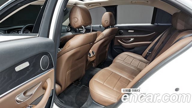 Mercedes-Benz E-Class E220d Avantgarde