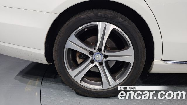 Mercedes-Benz E-Class E300 Avantgarde