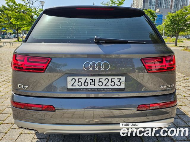Audi Q7 45 TFSI Quattro