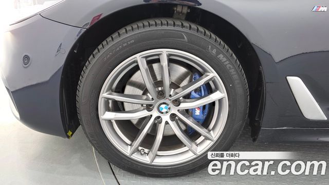 BMW 5-Series 530i xDrive M Sport Package