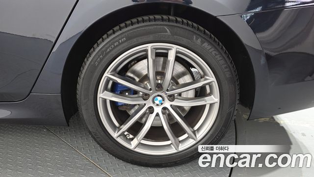 BMW 5-Series 530i xDrive M Sport Package