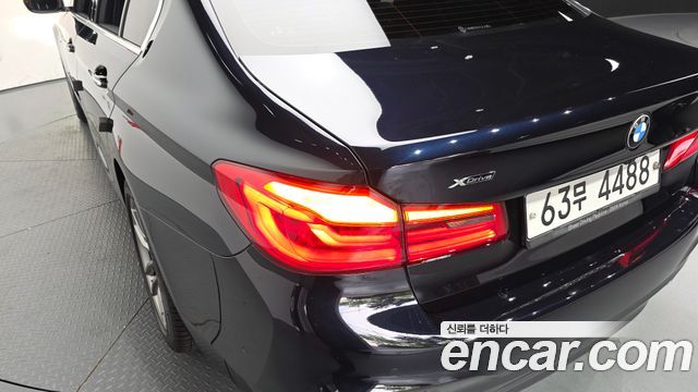 BMW 5-Series 530i xDrive M Sport Package