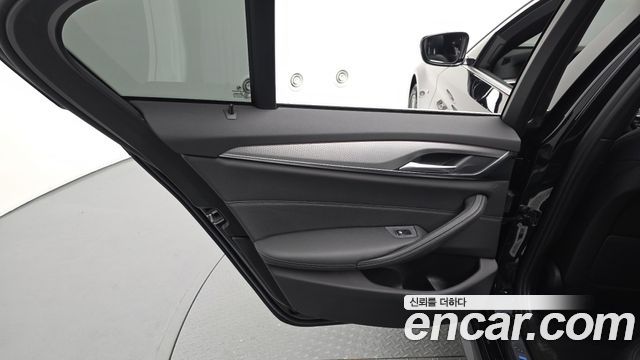 BMW 5-Series 530i xDrive M Sport Package