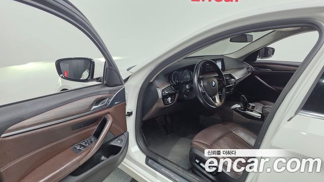 BMW 5-Series 520d Luxury Plus
