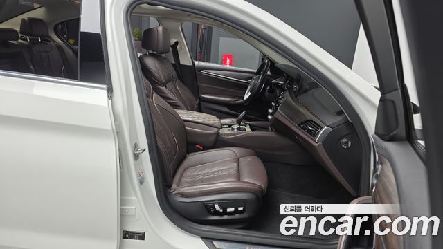 BMW 5-Series 520d Luxury Plus