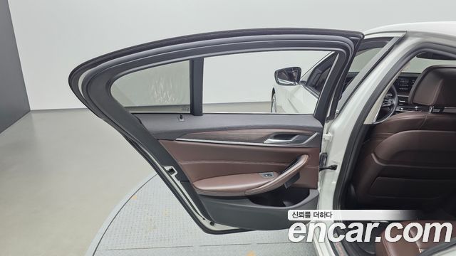 BMW 5-Series 520d Luxury Plus