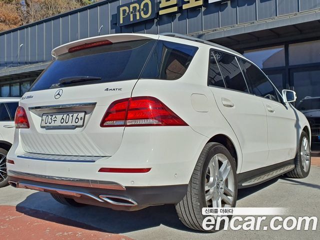 Mercedes-Benz GLE-Class GLE350 d 4MATIC
