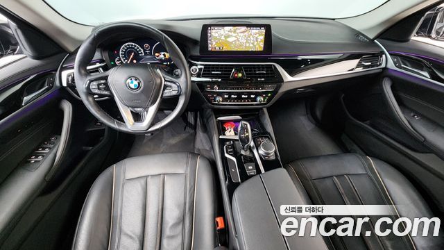BMW 5-Series 520i Luxury
