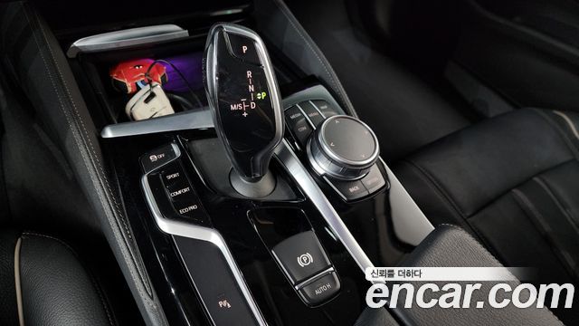 BMW 5-Series 520i Luxury