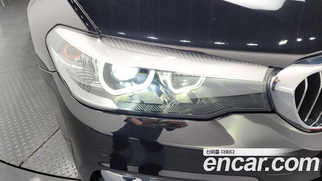 BMW 5-Series 520i Luxury