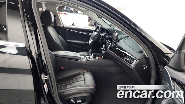 BMW 5-Series 520i Luxury