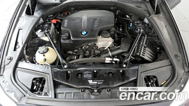 BMW 5-Series 528i xDrive M Aero Dynamic