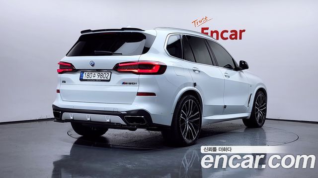 BMW X5 M50i
