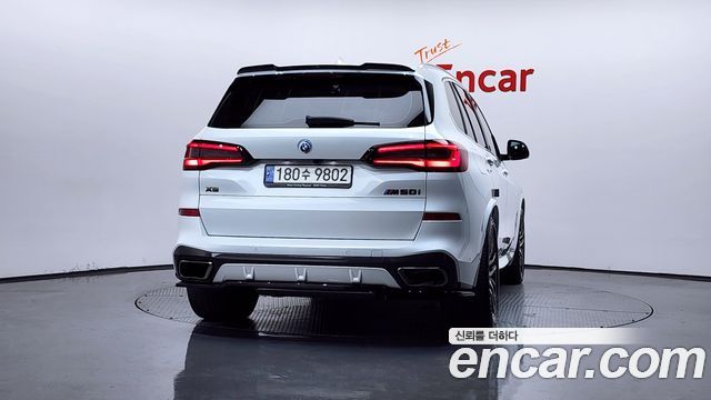 BMW X5 M50i