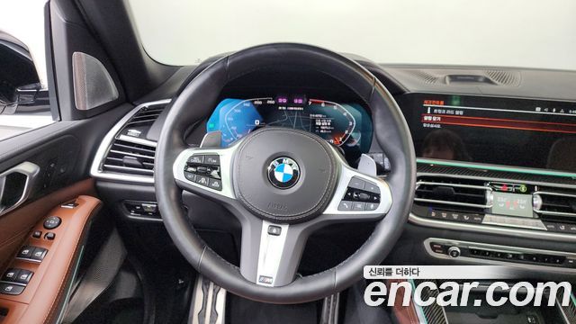 BMW X5 M50i
