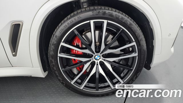 BMW X5 M50i