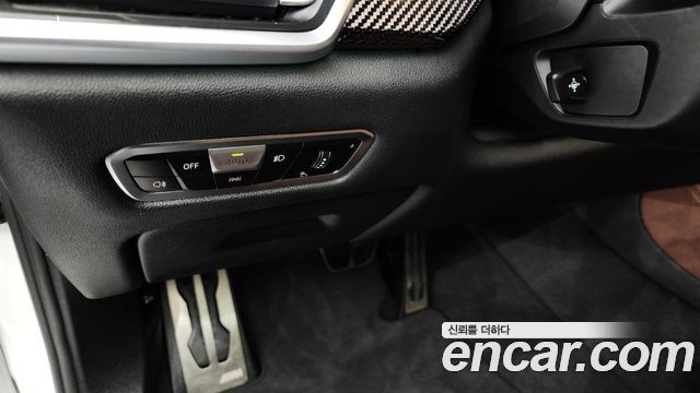 BMW X5 M50i