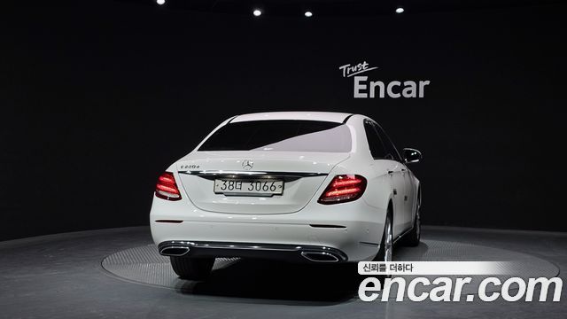Mercedes-Benz E-Class E220d Exclusive