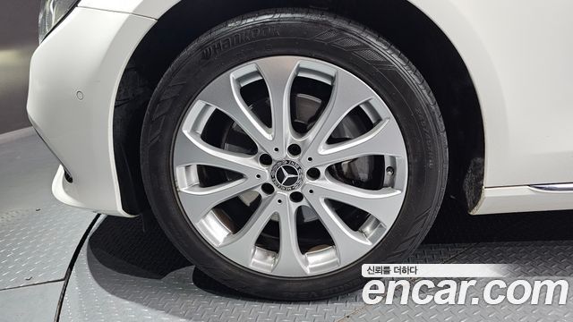 Mercedes-Benz E-Class E220d Exclusive