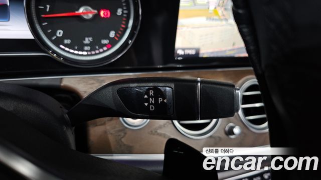 Mercedes-Benz E-Class E220d Exclusive