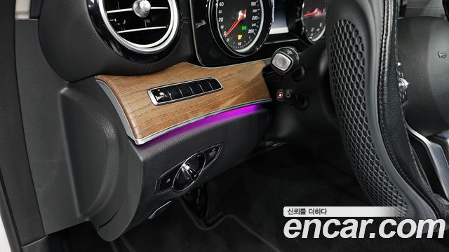 Mercedes-Benz E-Class E220d Exclusive